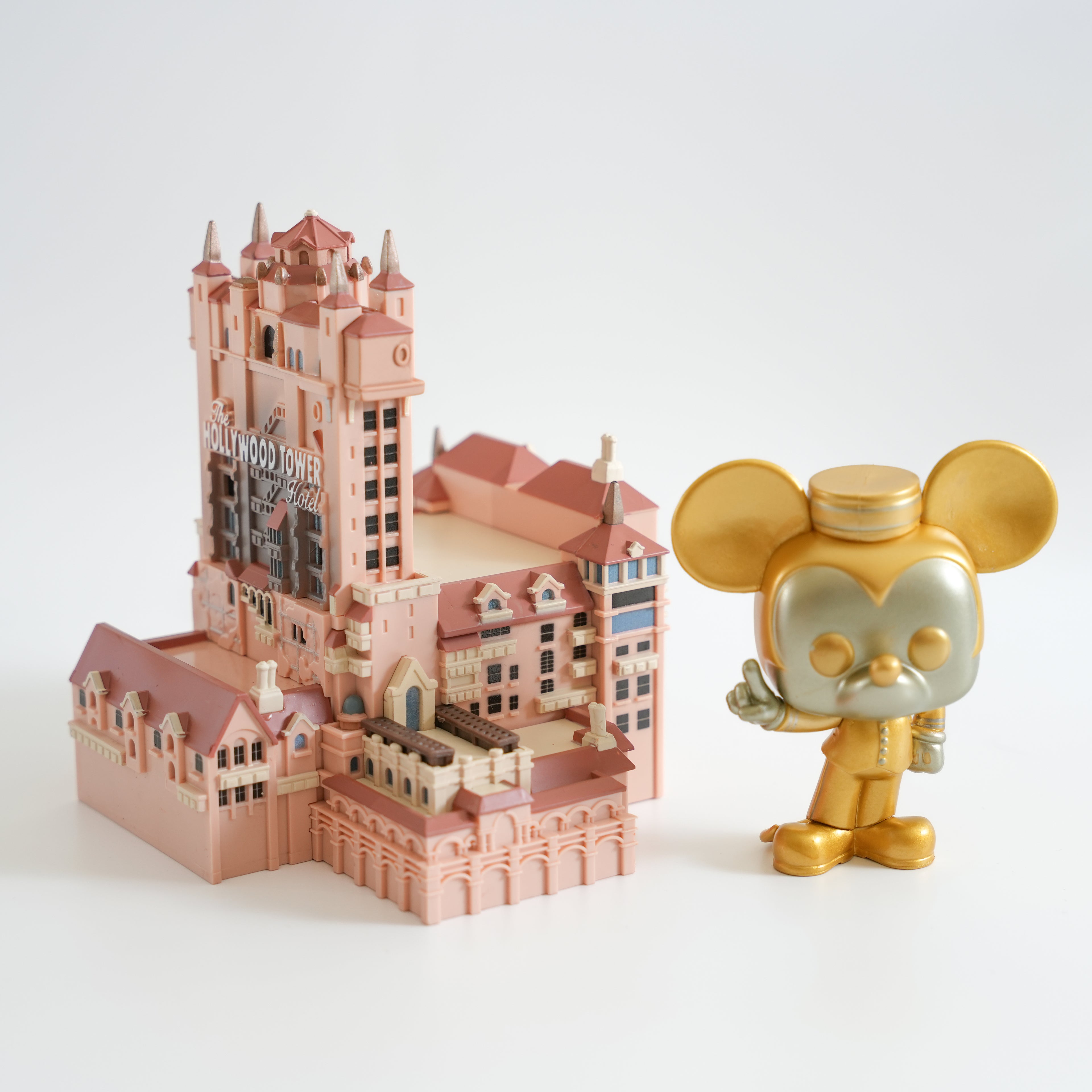 Hollywood Tower Hotel and Mickey Mouse Funko Pop! (Gold)