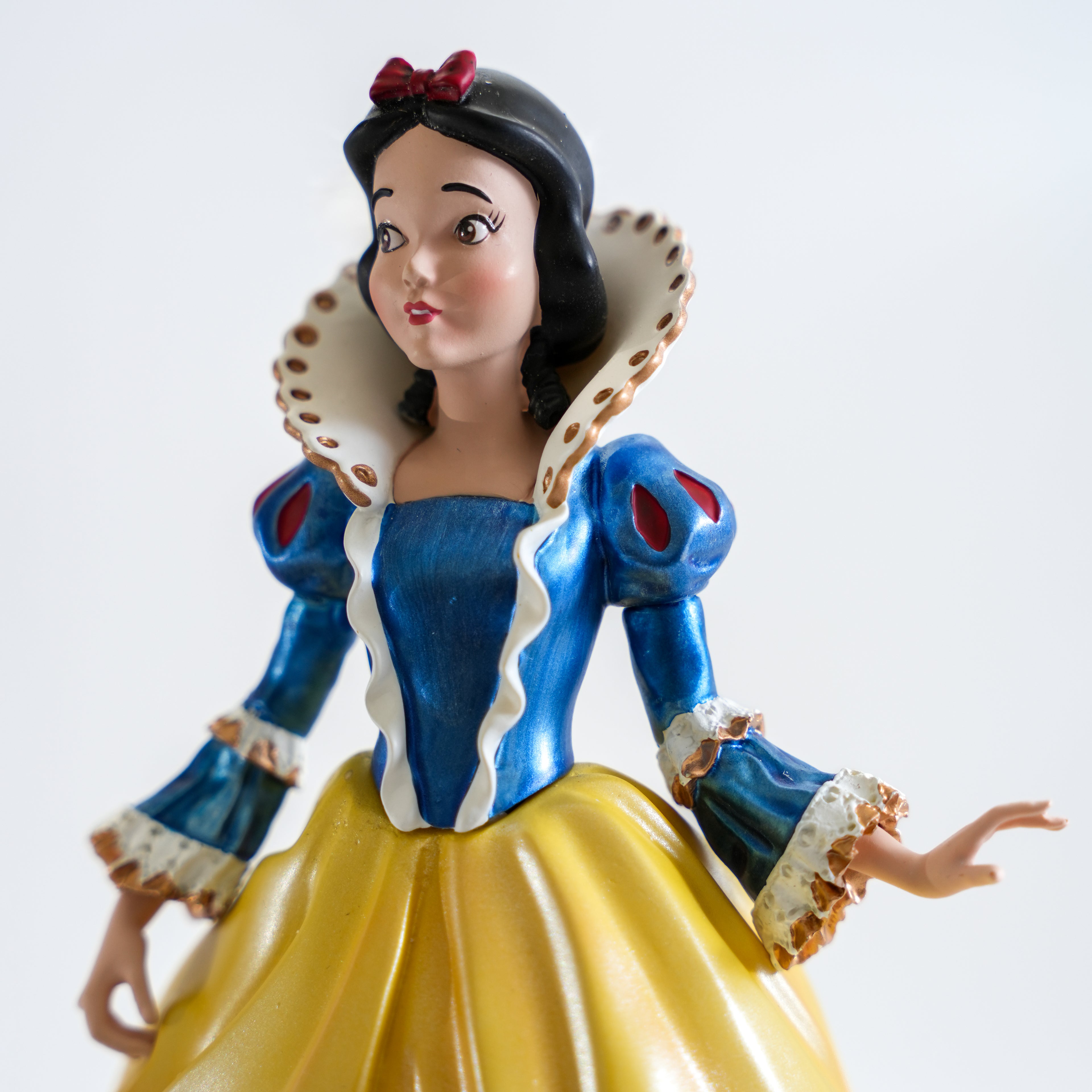 Disney Showcase Collection Snow White Statue